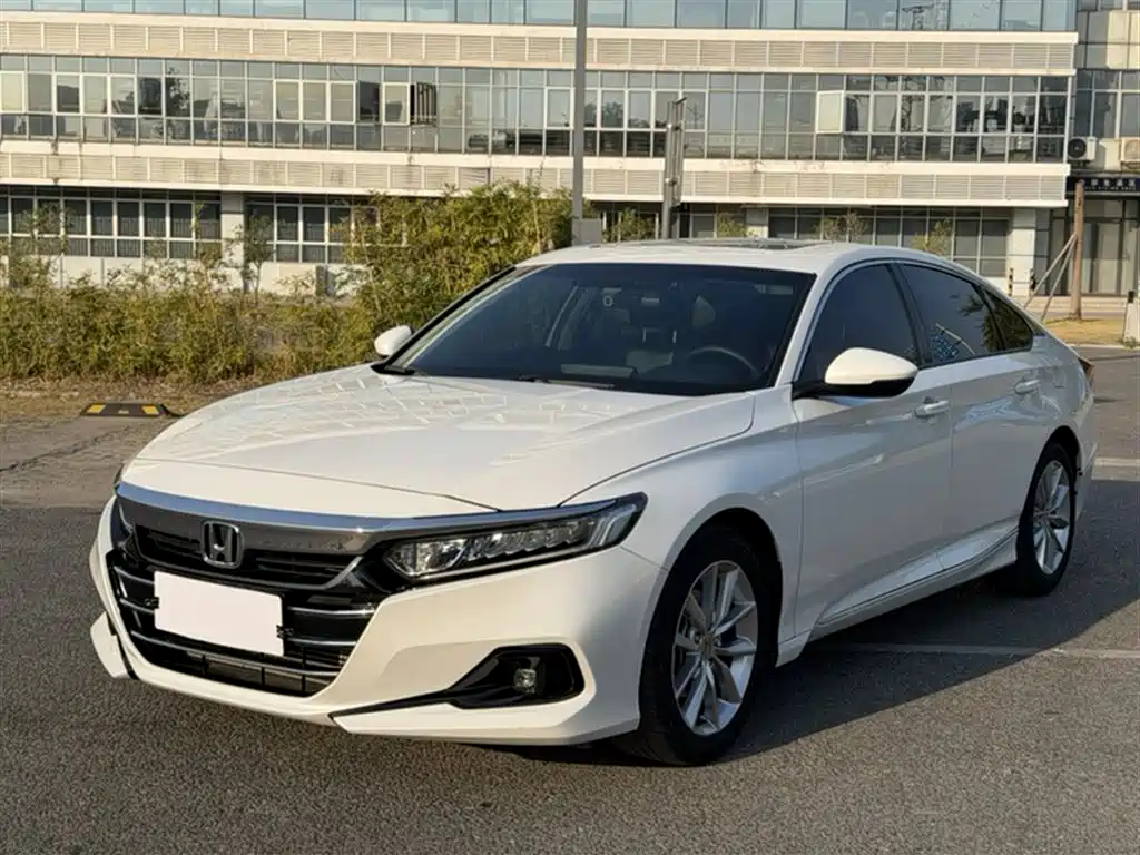 Honda Accord 2022 — фото 1