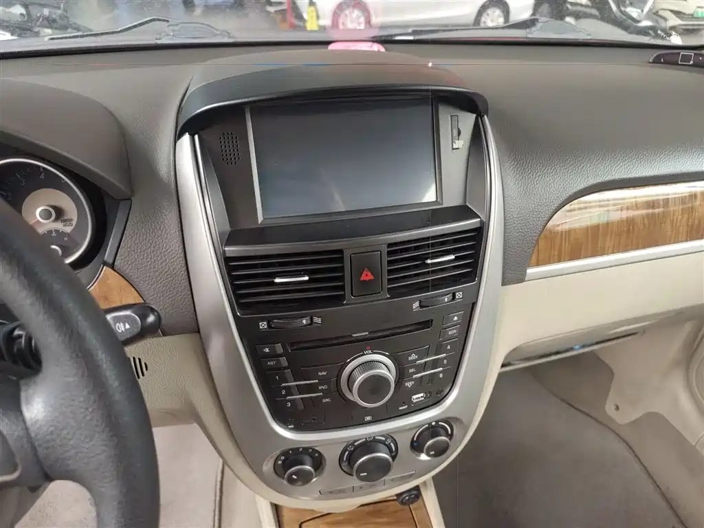 Buick Excelle 2016 — фото 13