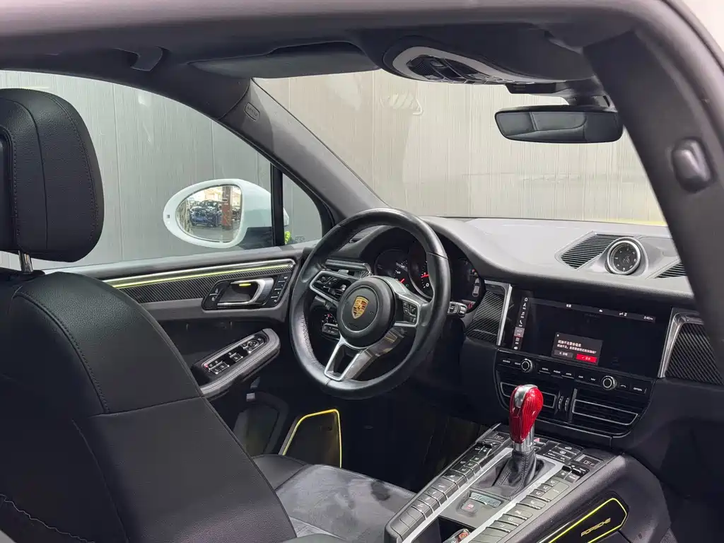 Porsche Macan 2021 — фото 15