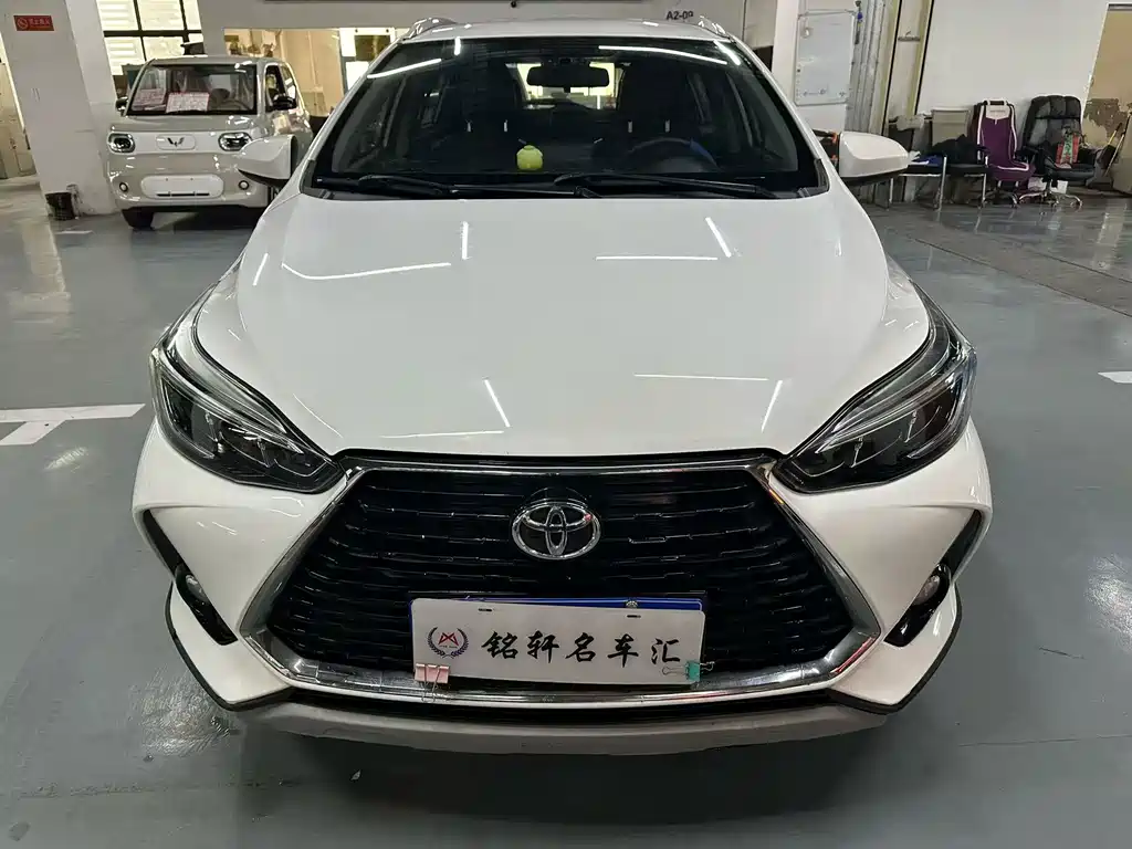 Toyota Yaris L 2022 — фото 3