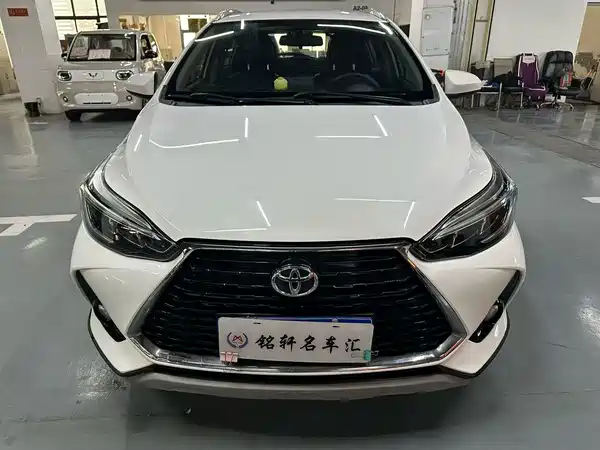 Toyota Yaris L 2022