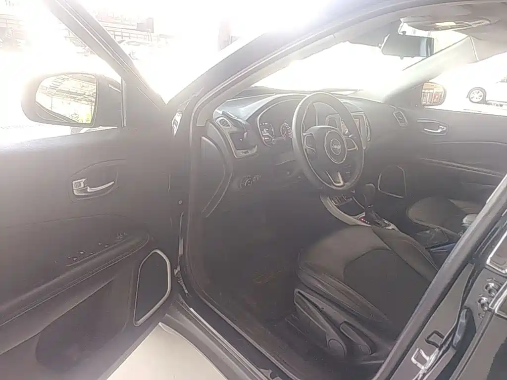 Jeep Compass 2020 — фото 16