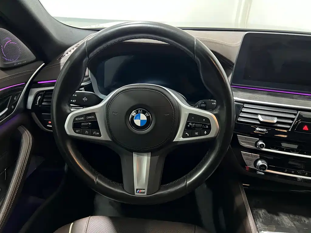 BMW 5 Series 2022 — фото 14