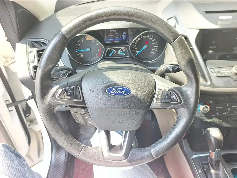 Ford Kuga 2017 — фото 15