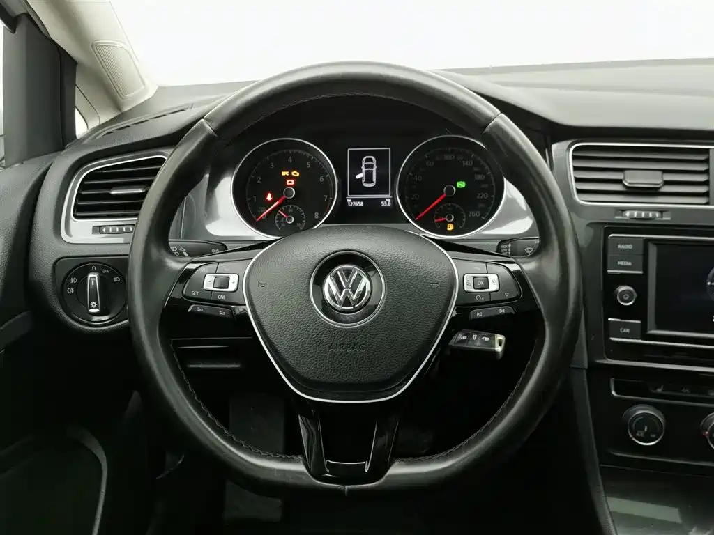 Volkswagen Golf 2018 — фото 11