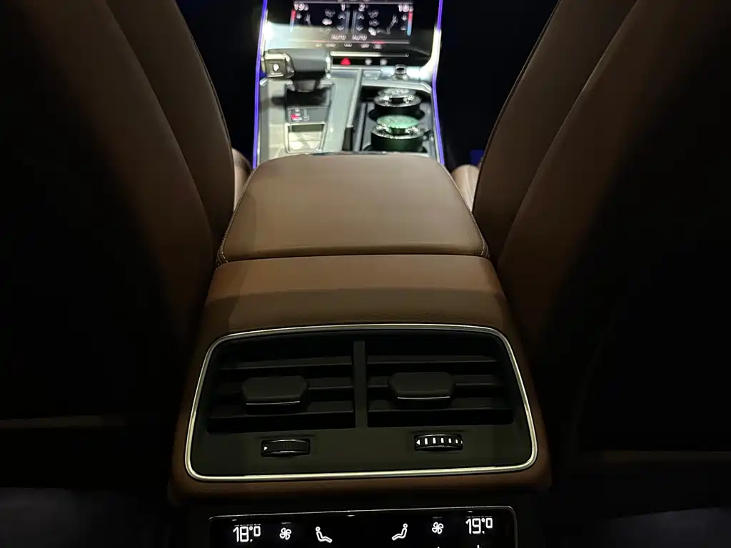 Audi A6L 2022 — фото 12