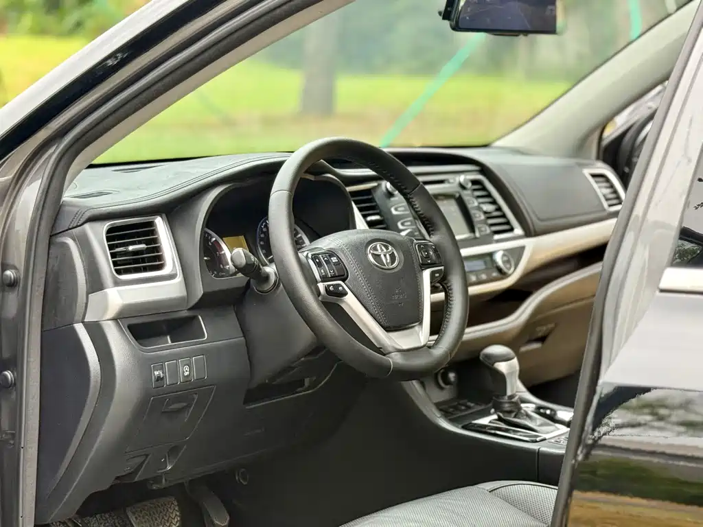 Toyota Highlander 2018 — фото 11