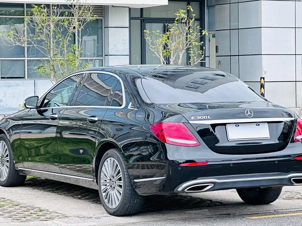 Mercedes-Benz E-Class 2020 — фото 14