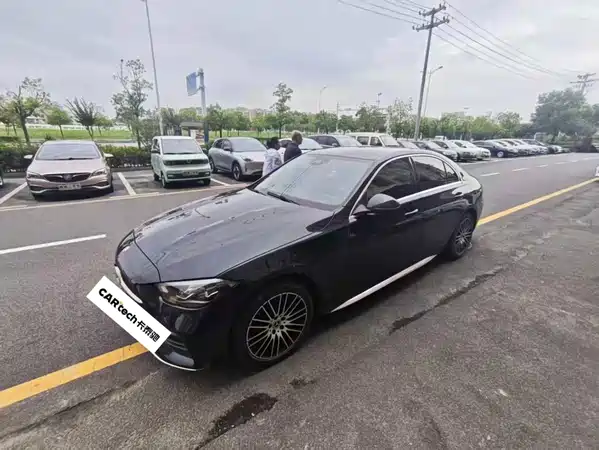 Mercedes-Benz C-Class 2024