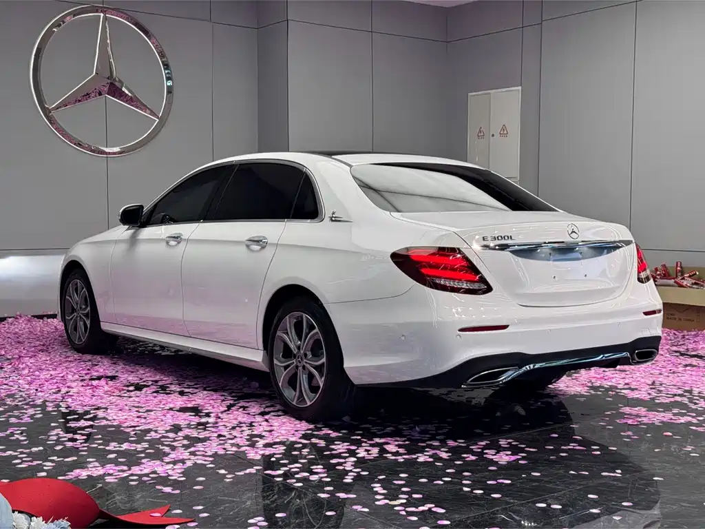 Mercedes-Benz E-Class 2020 — фото 9