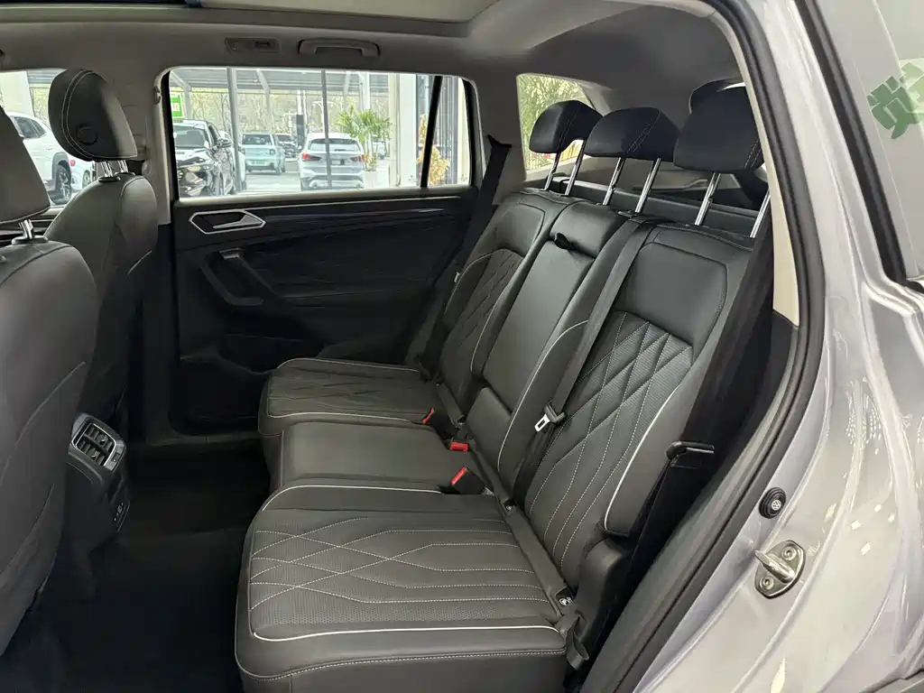 Volkswagen Tiguan L 2023 — фото 20