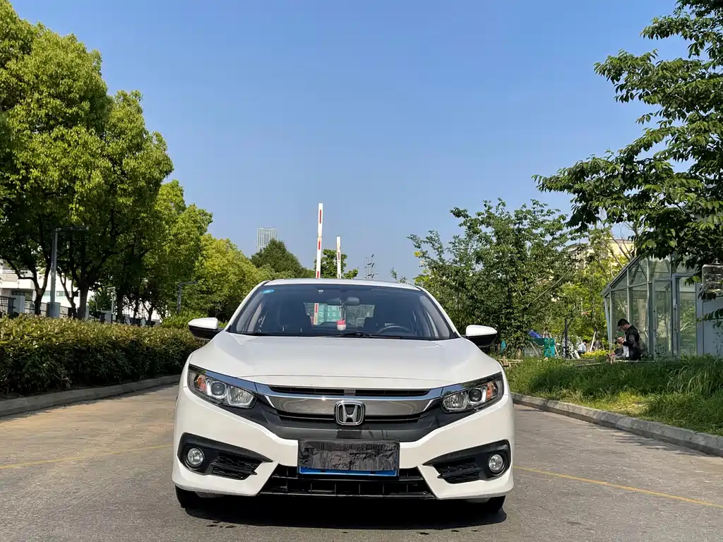 Honda Civic 2018 — фото 2