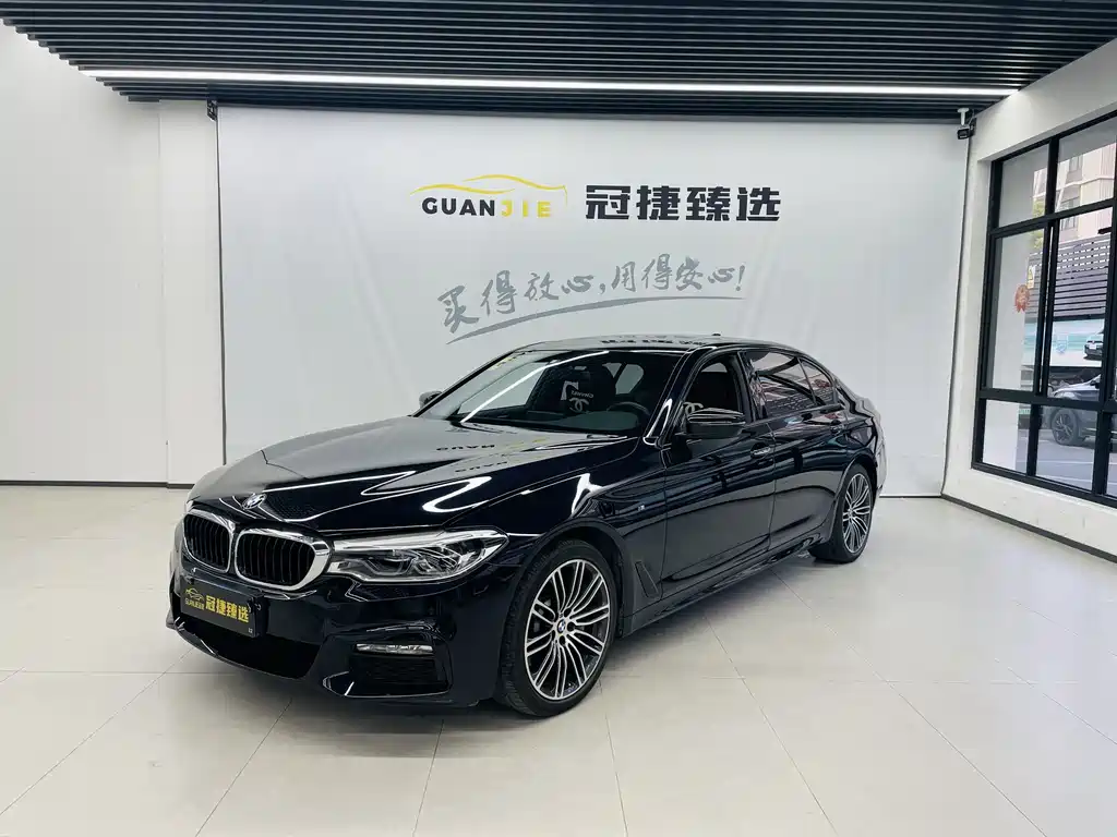 BMW 5 Series 2018 — фото 1