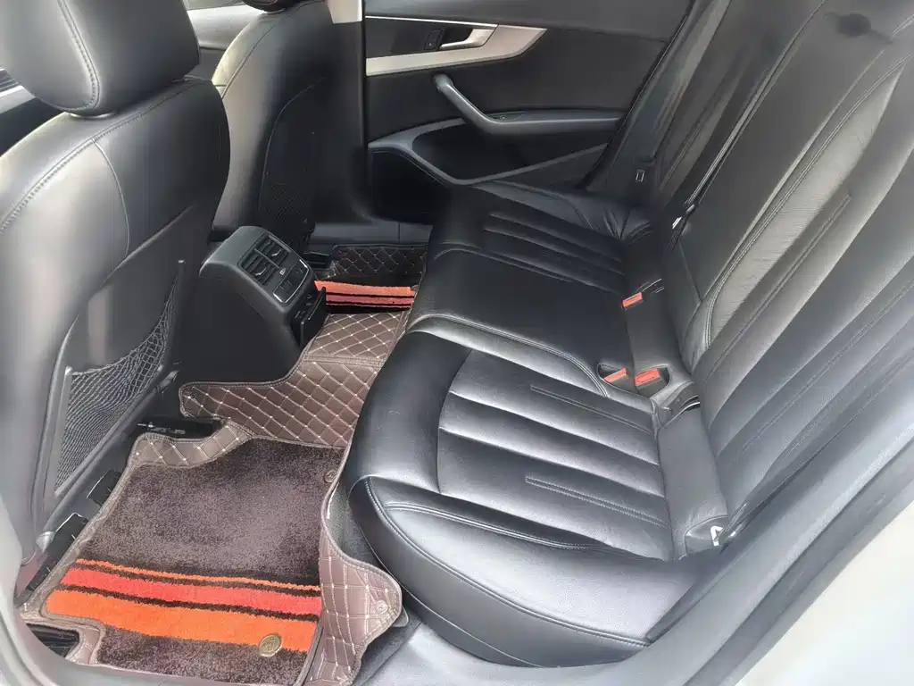 Audi A4L 2019