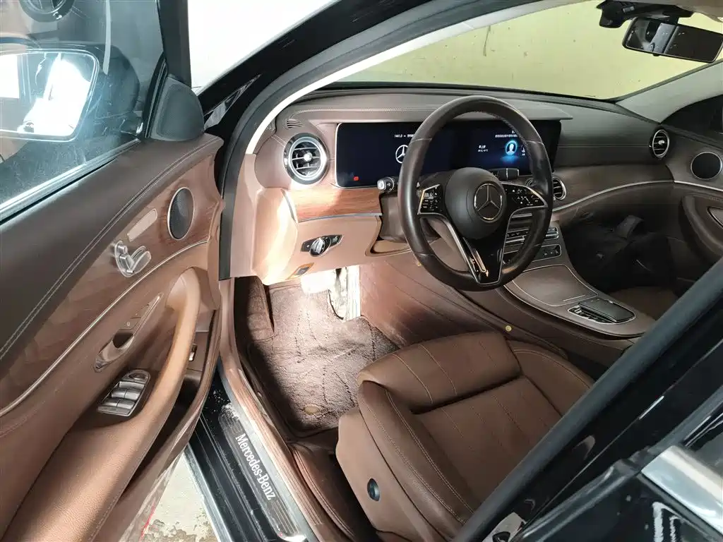 Mercedes-Benz E-Class 2023 — фото 12