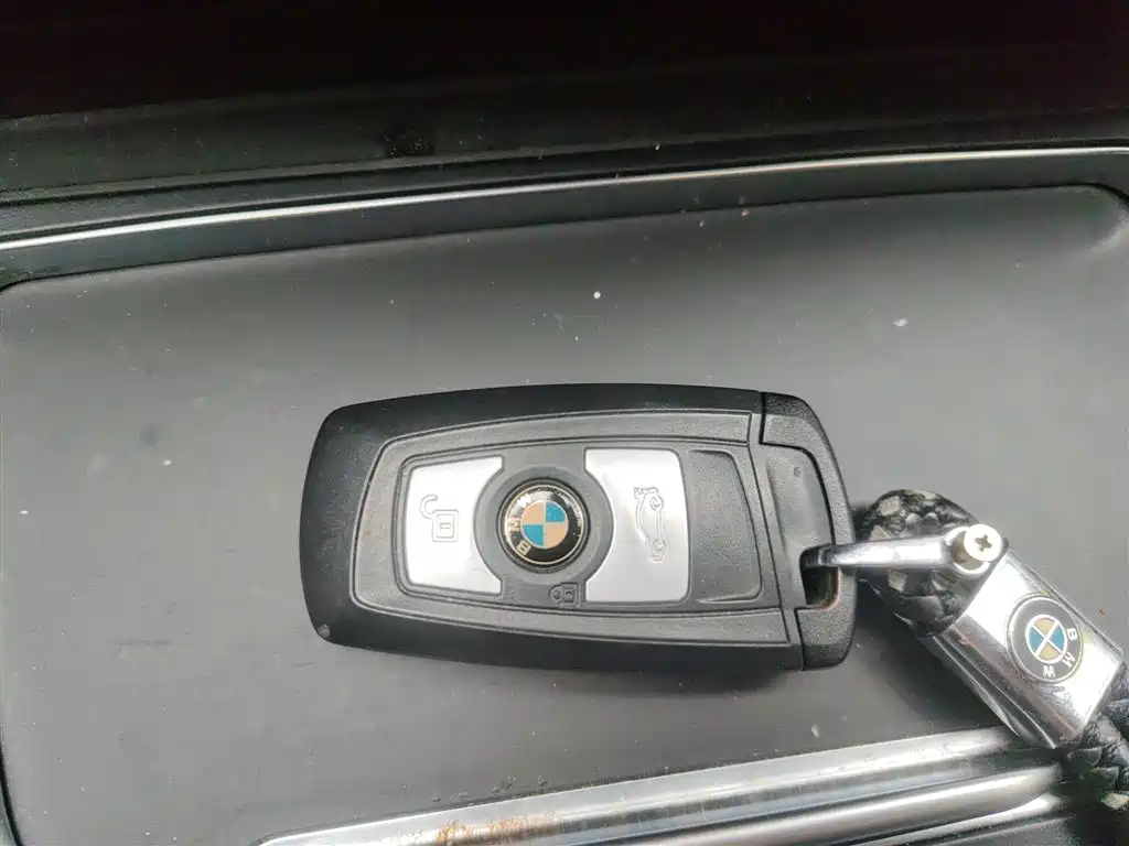 BMW 3 Series 2019 — фото 15