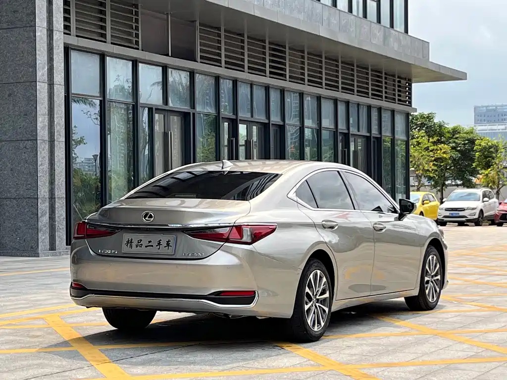 Lexus ES 2024 — фото 6