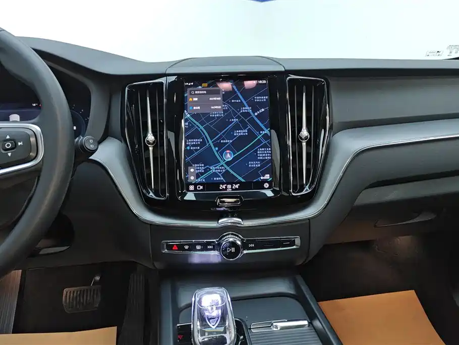 Volvo XC60 2024 — фото 13