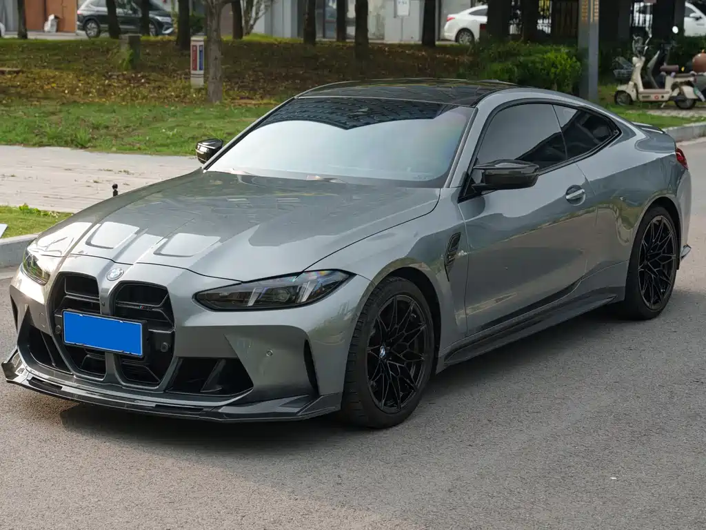 BMW M4 2025