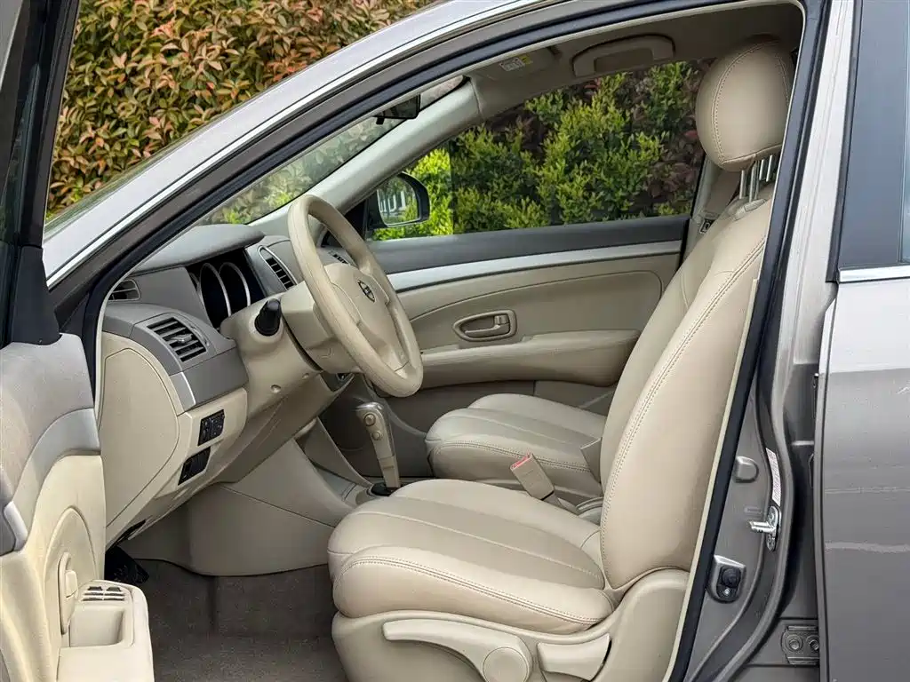 Nissan Sylphy 2012 — фото 5