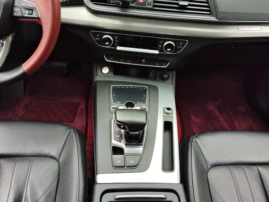Audi Q5L 2021 — фото 16