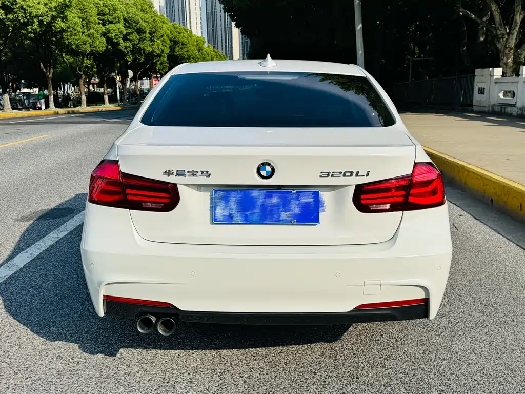 BMW 3 Series 2019 — фото 11