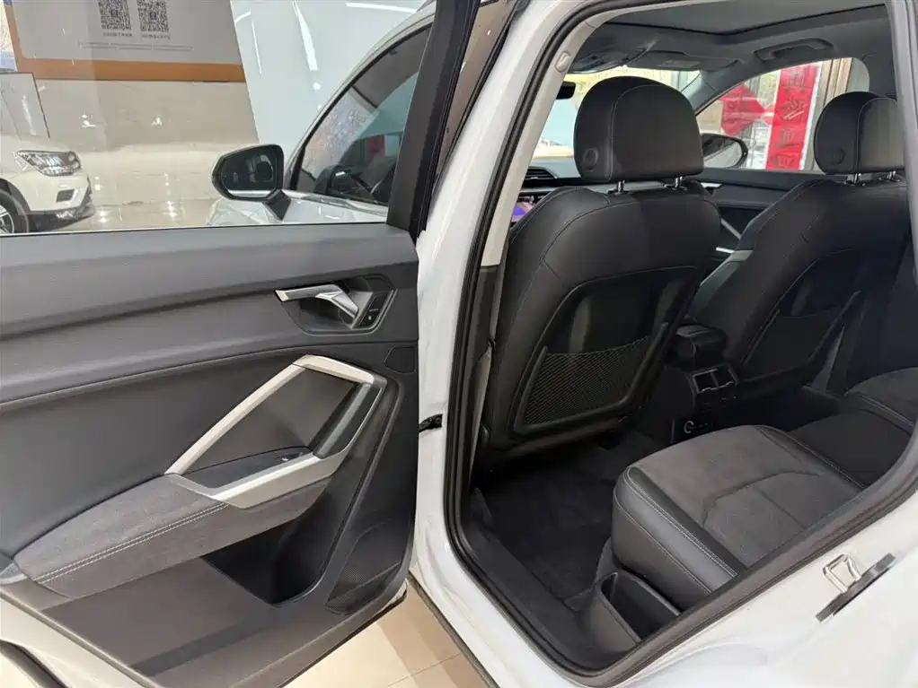 Audi Q3 2023 — фото 17