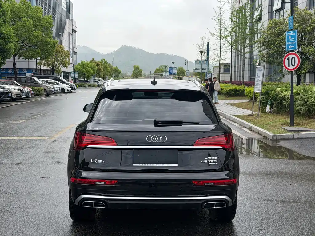 Audi Q5L 2022 — фото 8
