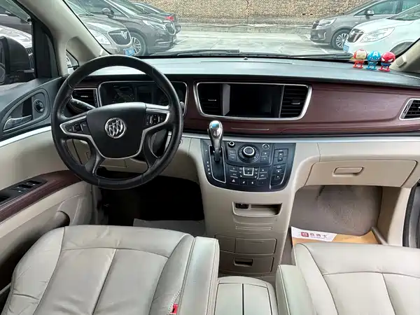 Buick GL8 2017