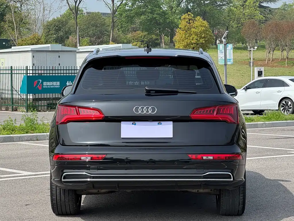 Audi Q5L 2020 — фото 17