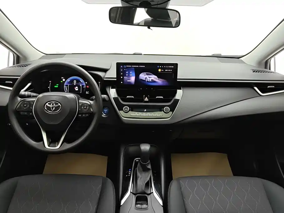 Toyota Corolla 2023 — фото 12