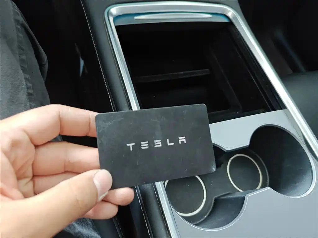 Tesla Model Y 2023 — фото 17