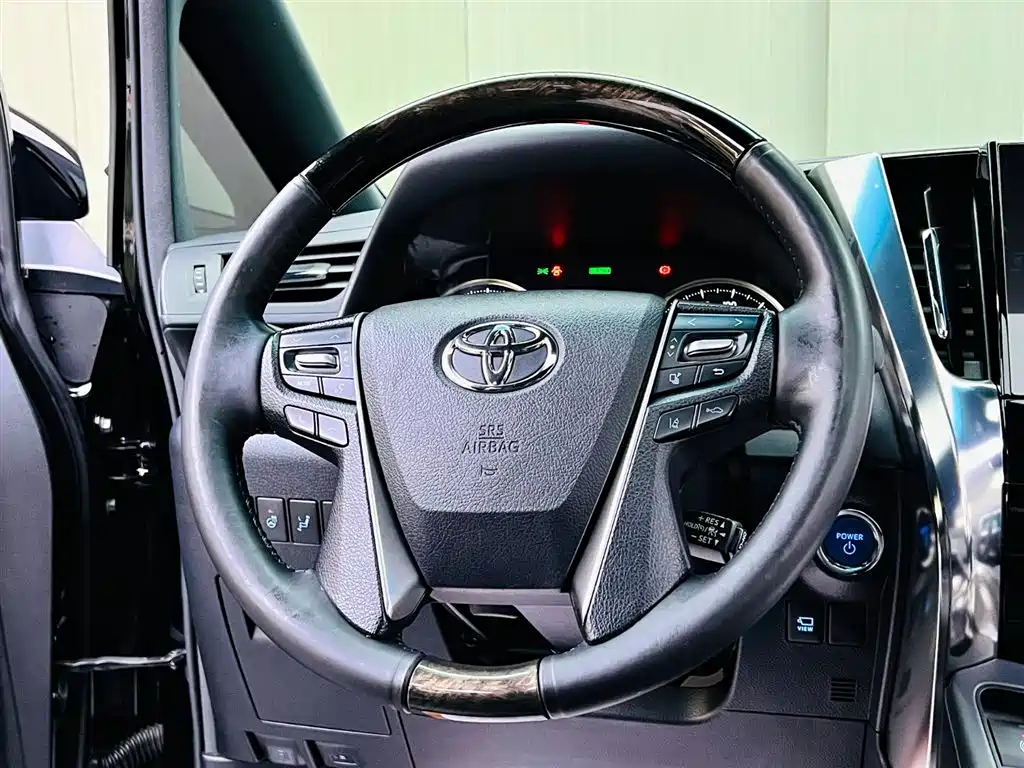 Toyota Vellfire 2021 — фото 10