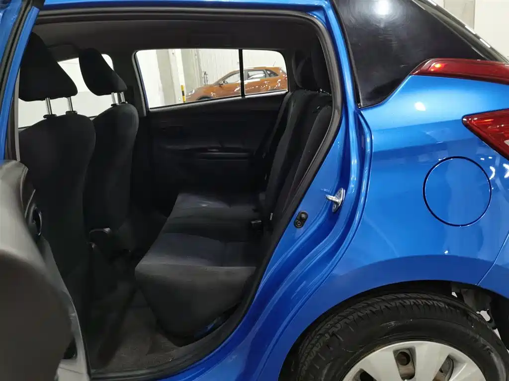 Toyota Yaris L 2014 — фото 15