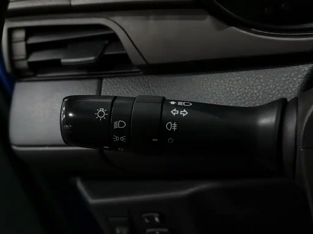 Toyota Yaris L 2014 — фото 21