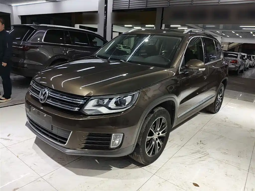 Volkswagen Tiguan 2015 — фото 1