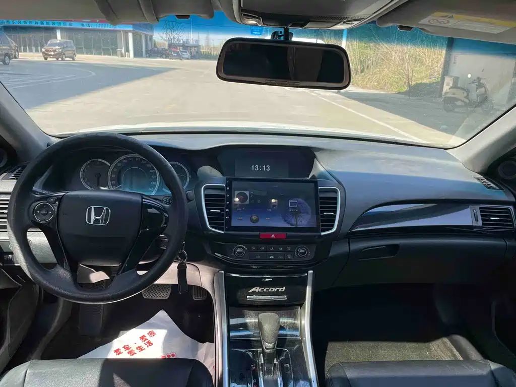 Honda Accord 2016 — фото 11
