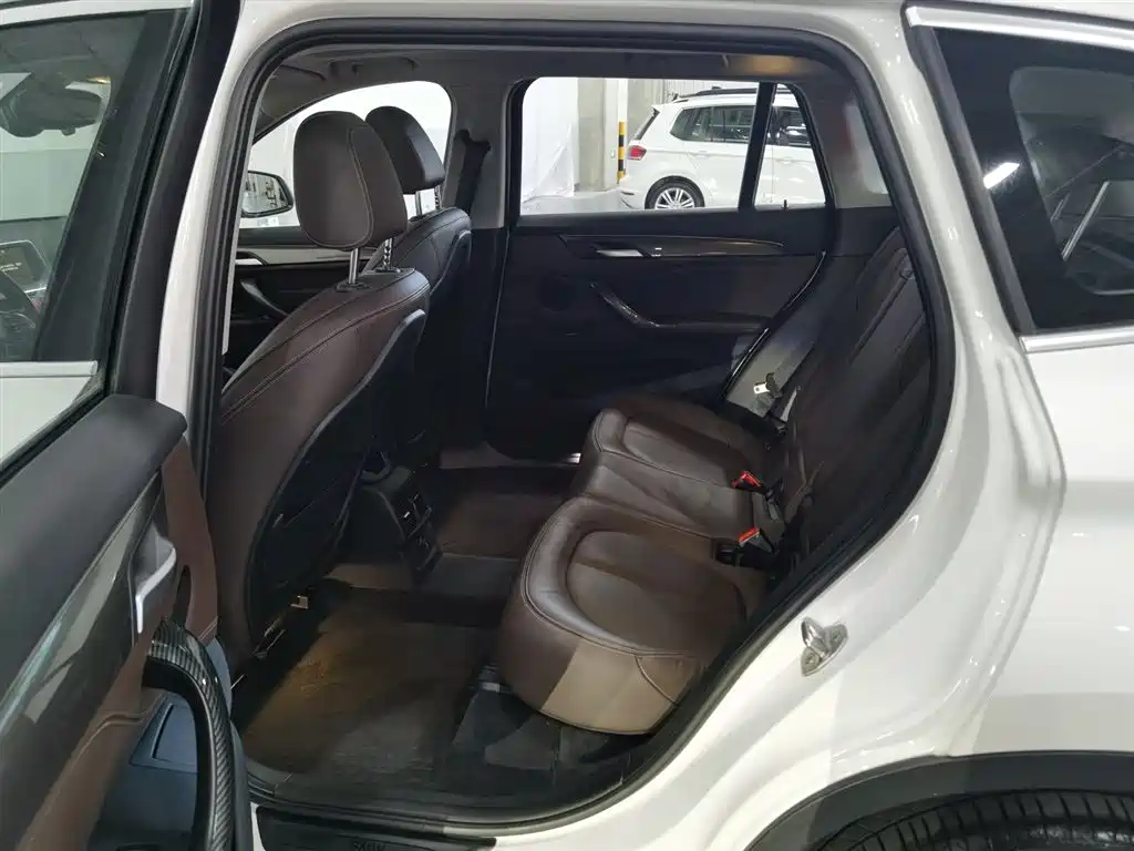 BMW X1 New Energy 2017 — фото 15