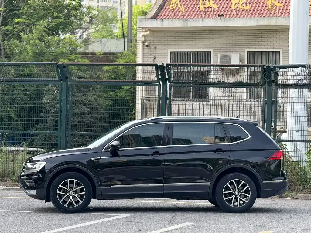 Volkswagen Tiguan L 2017 — фото 9