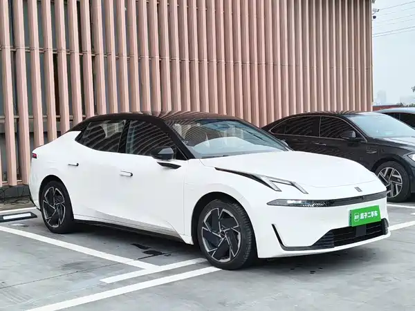 Lynk & Co 07 EM-P 2024