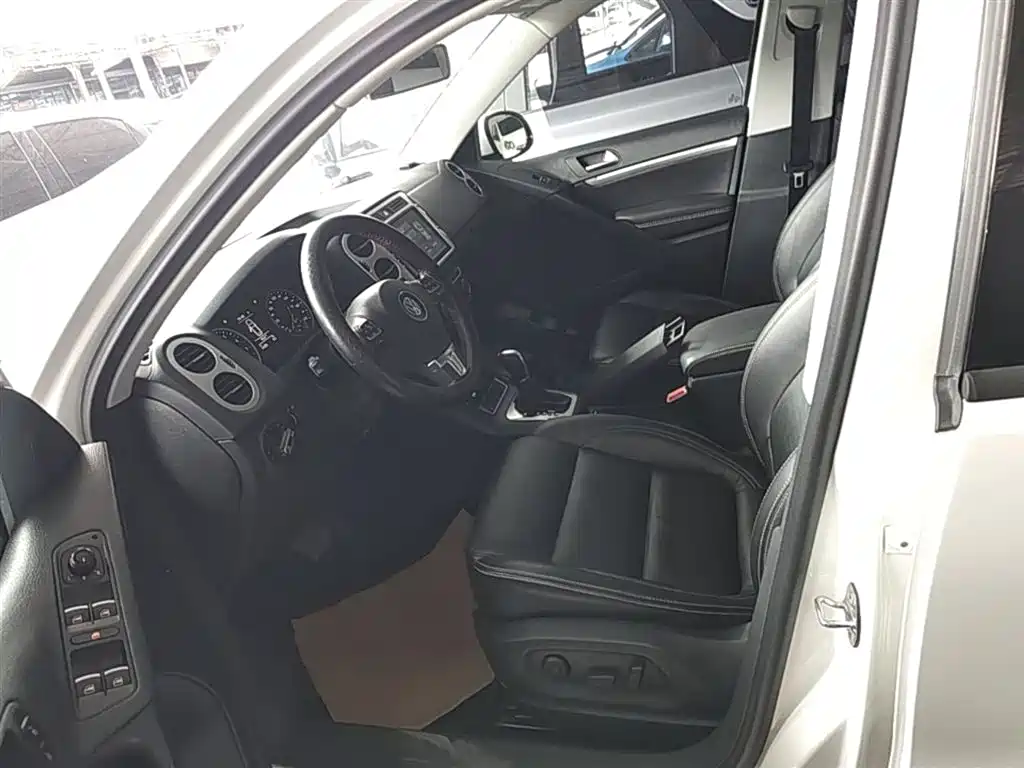 Volkswagen Tiguan 2018 — фото 15