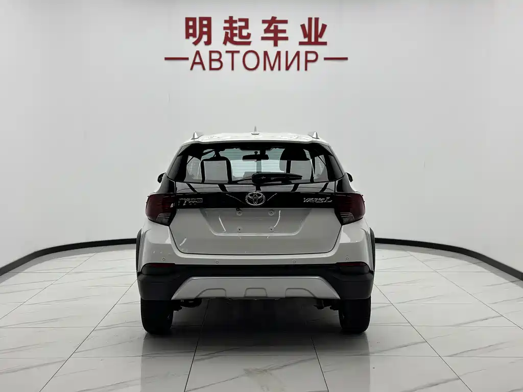 Toyota Yaris L 2022 — фото 10