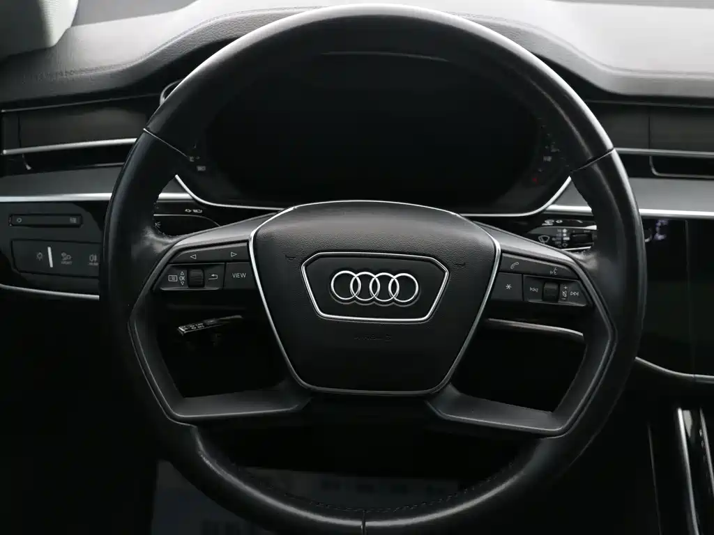 Audi A8 2018 — фото 14