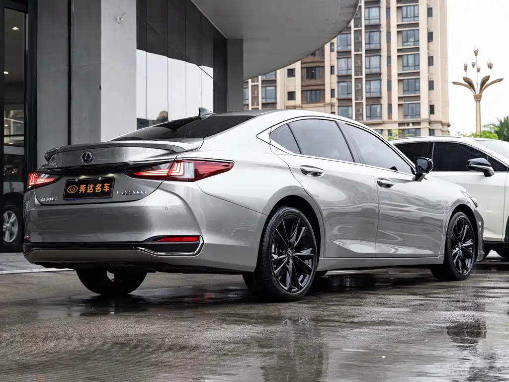Lexus ES 2021