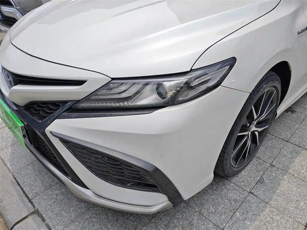 Toyota Camry 2022 — фото 24