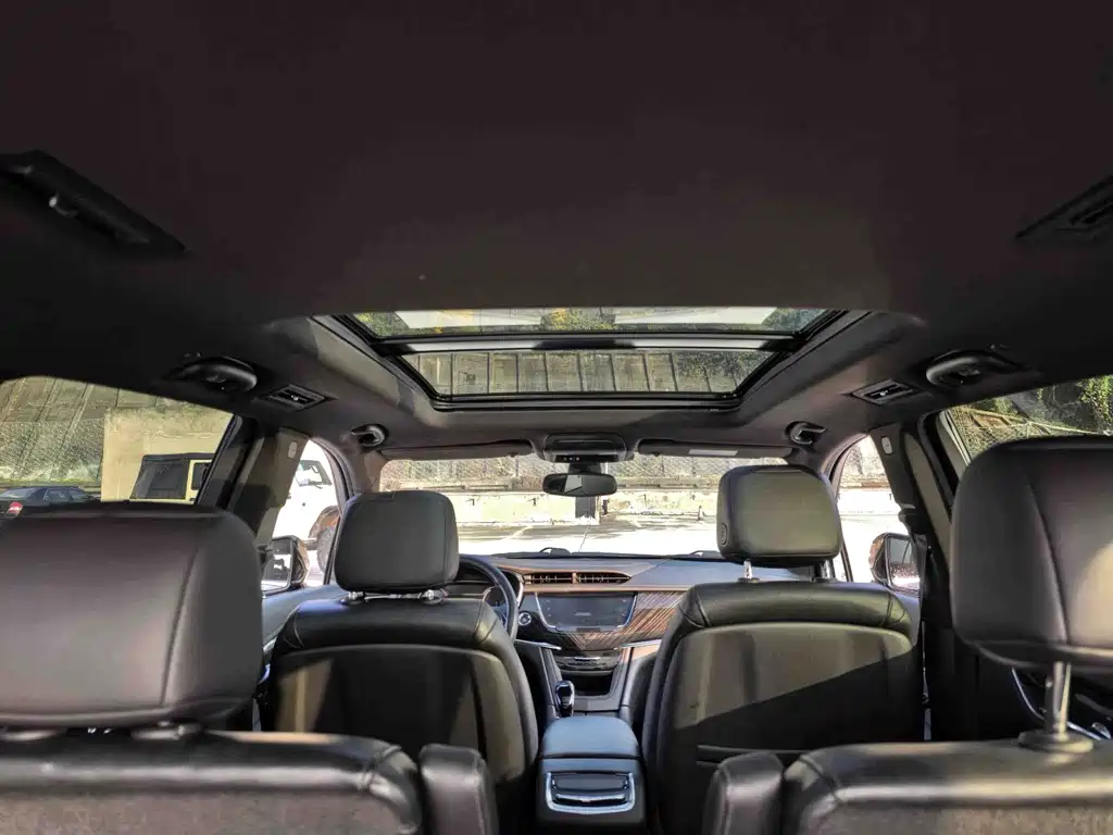 Cadillac XT6 2021 — фото 18