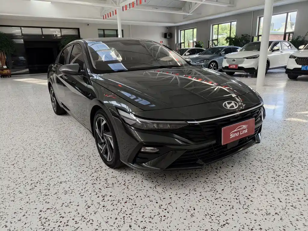 Hyundai Elantra 2023