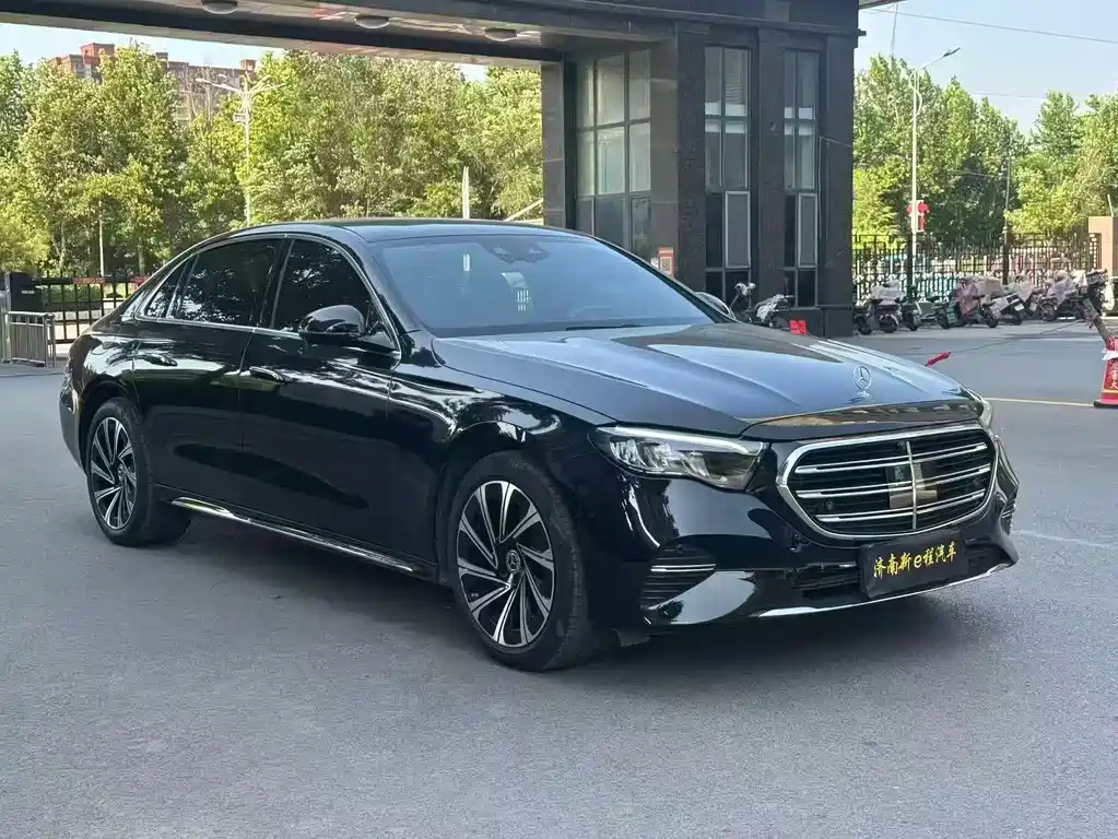 Mercedes-Benz E-Class 2024
