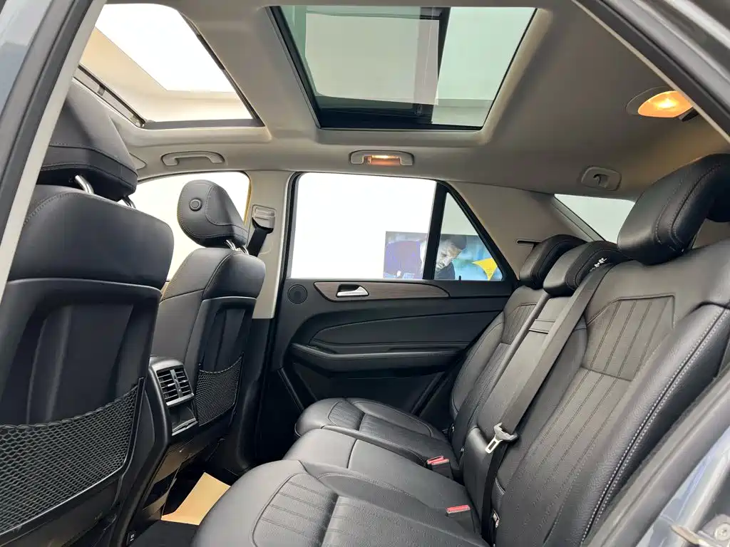 Mercedes-Benz GLE 2019 — фото 30