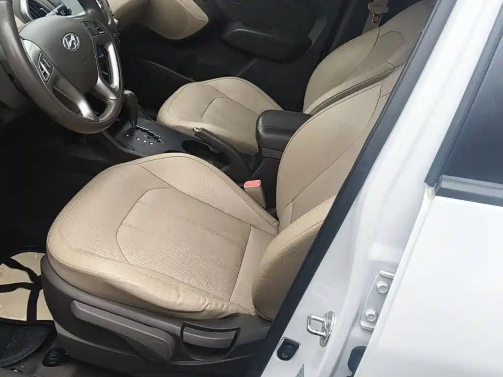 Hyundai ix35 2015 — фото 11
